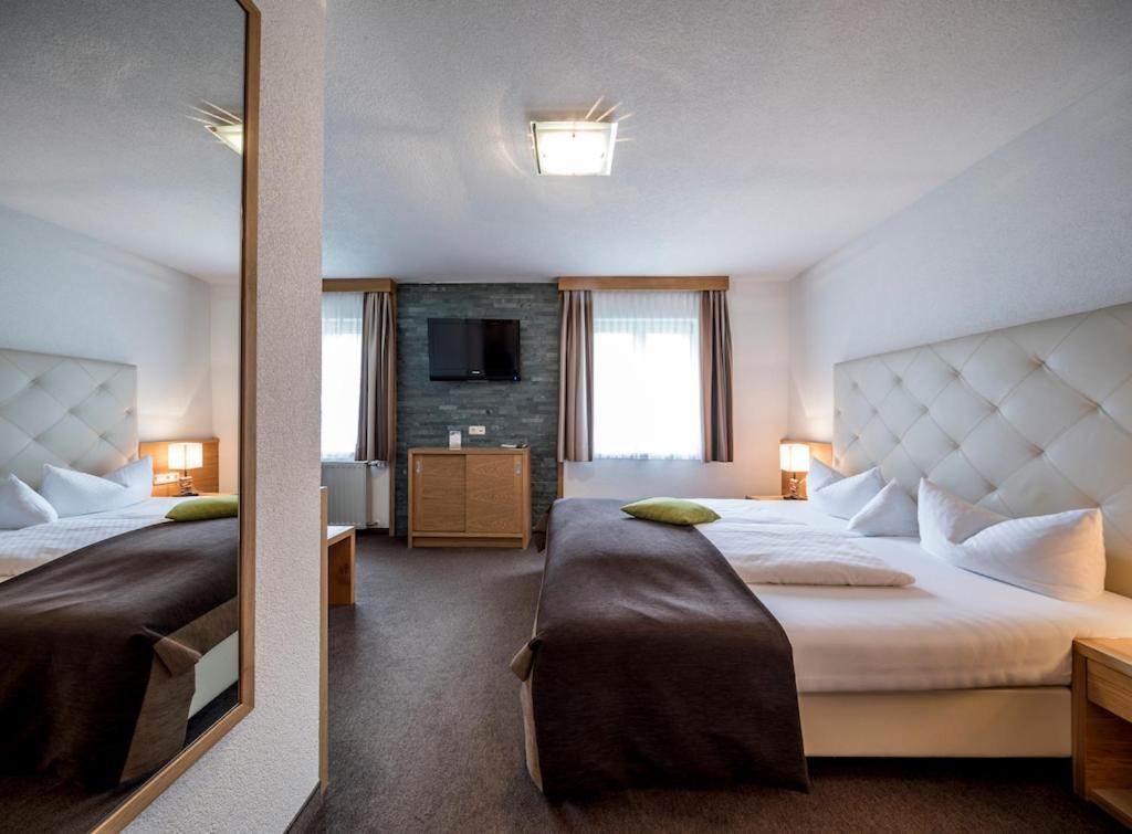 Post Hotel Paznaun See Ngoại thất bức ảnh